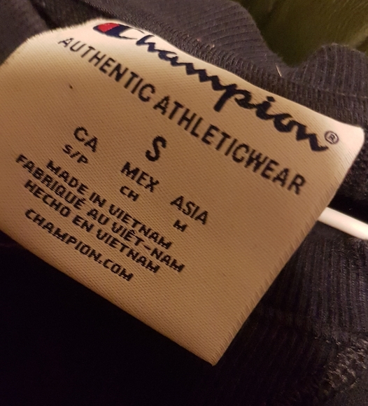 Champion Sweater - Picture 10 of 11